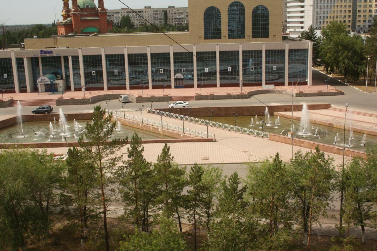 1-Комнатная Квартира На Набережной Pavlodar Bagian luar foto